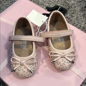 NWT Toddler Sz 5 Pink Shoes w Bow Sparkle Detail NWT Spring Easter